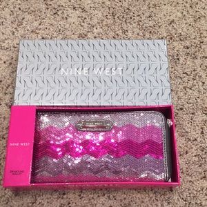 Nine West wallet